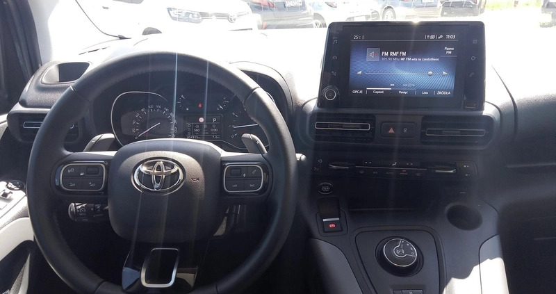 Toyota Proace City Verso cena 122800 przebieg: 4352, rok produkcji 2021 z Kunów małe 254